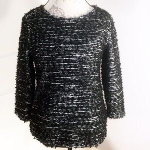 CHICO'S - Textured Black/Ecru Top Size 0 (S/4)